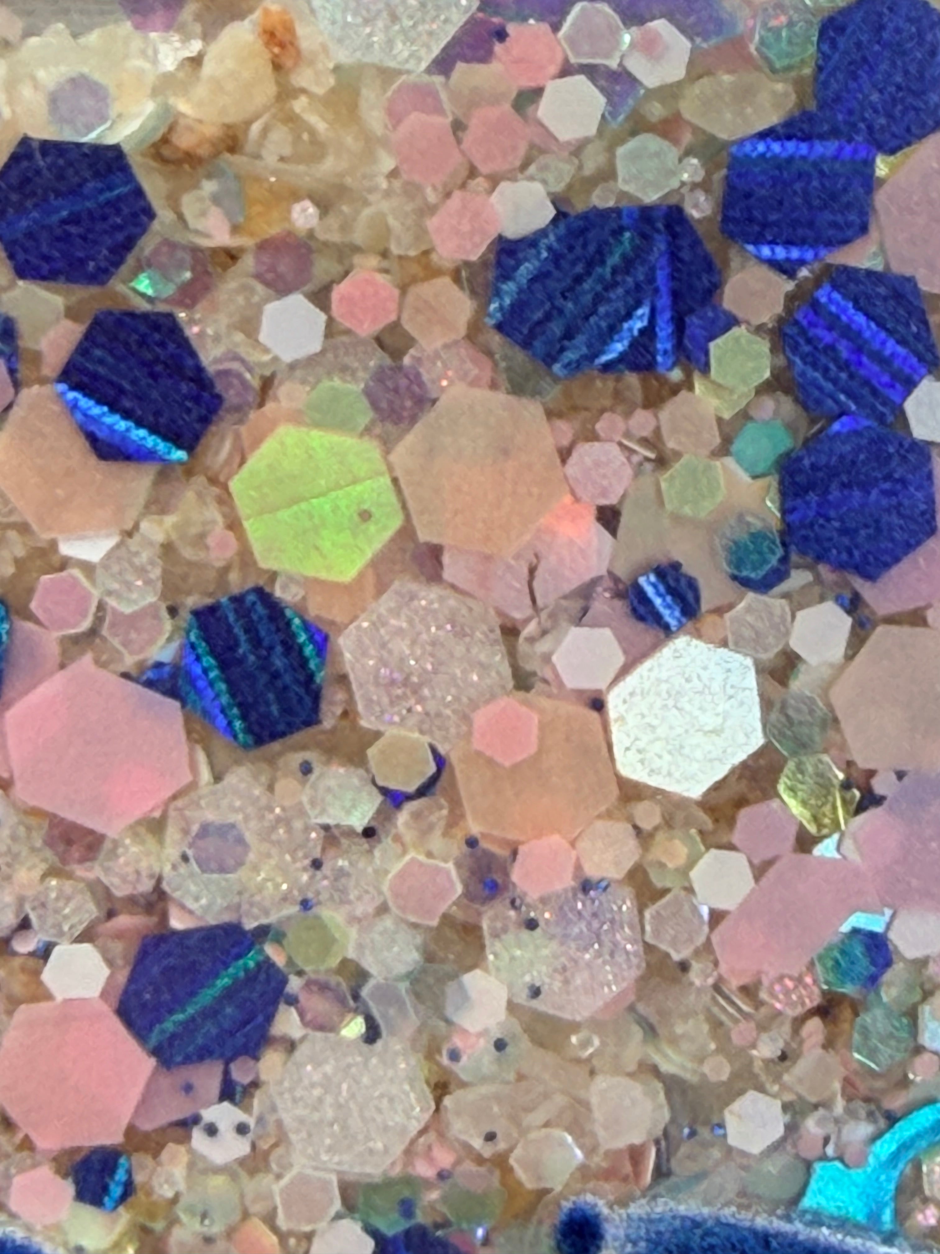 Glitter confetti for an acrylic cup: iridescent hex and star pieces in blue and pink